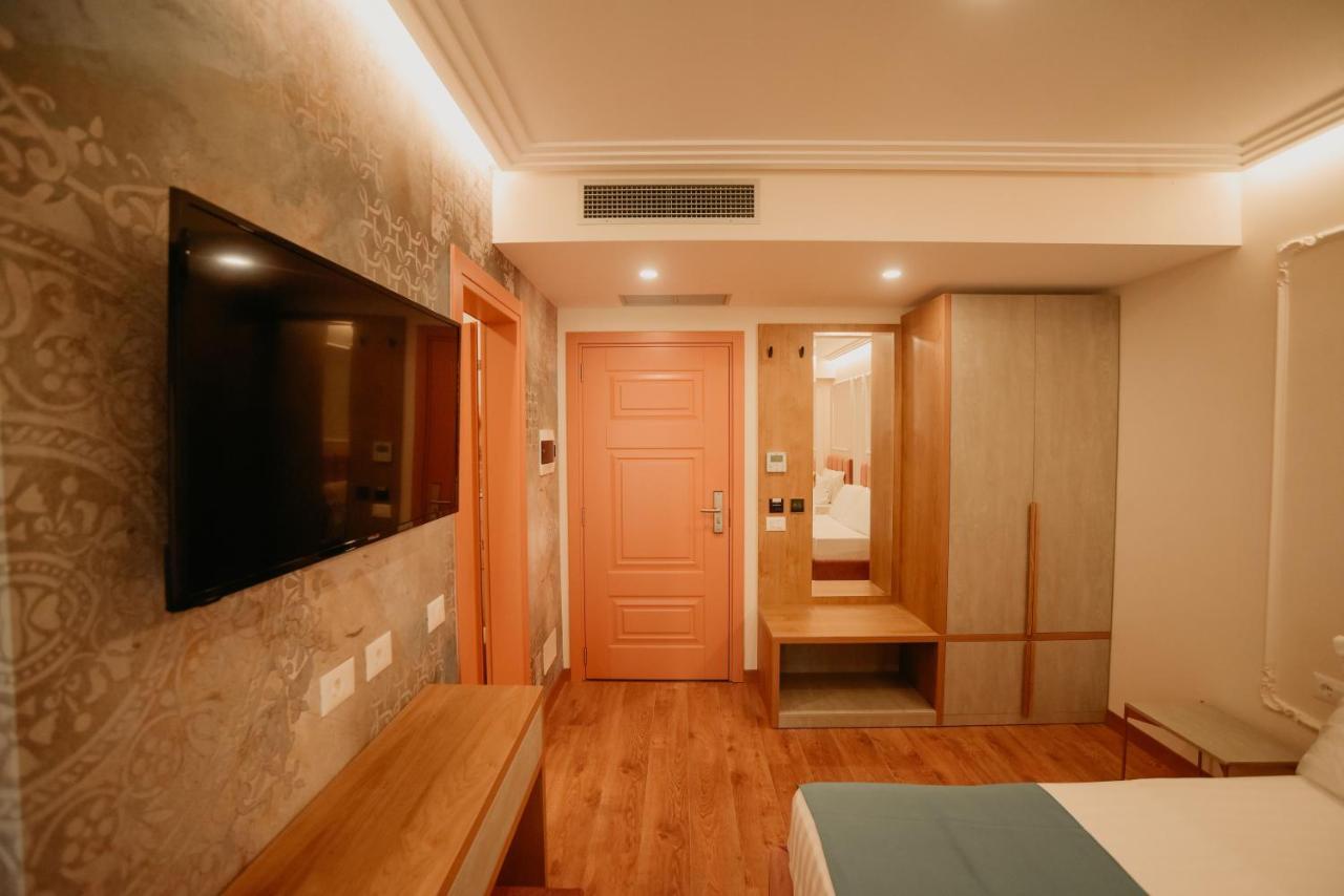 Martiness Hotel Дуррес Екстер'єр фото
