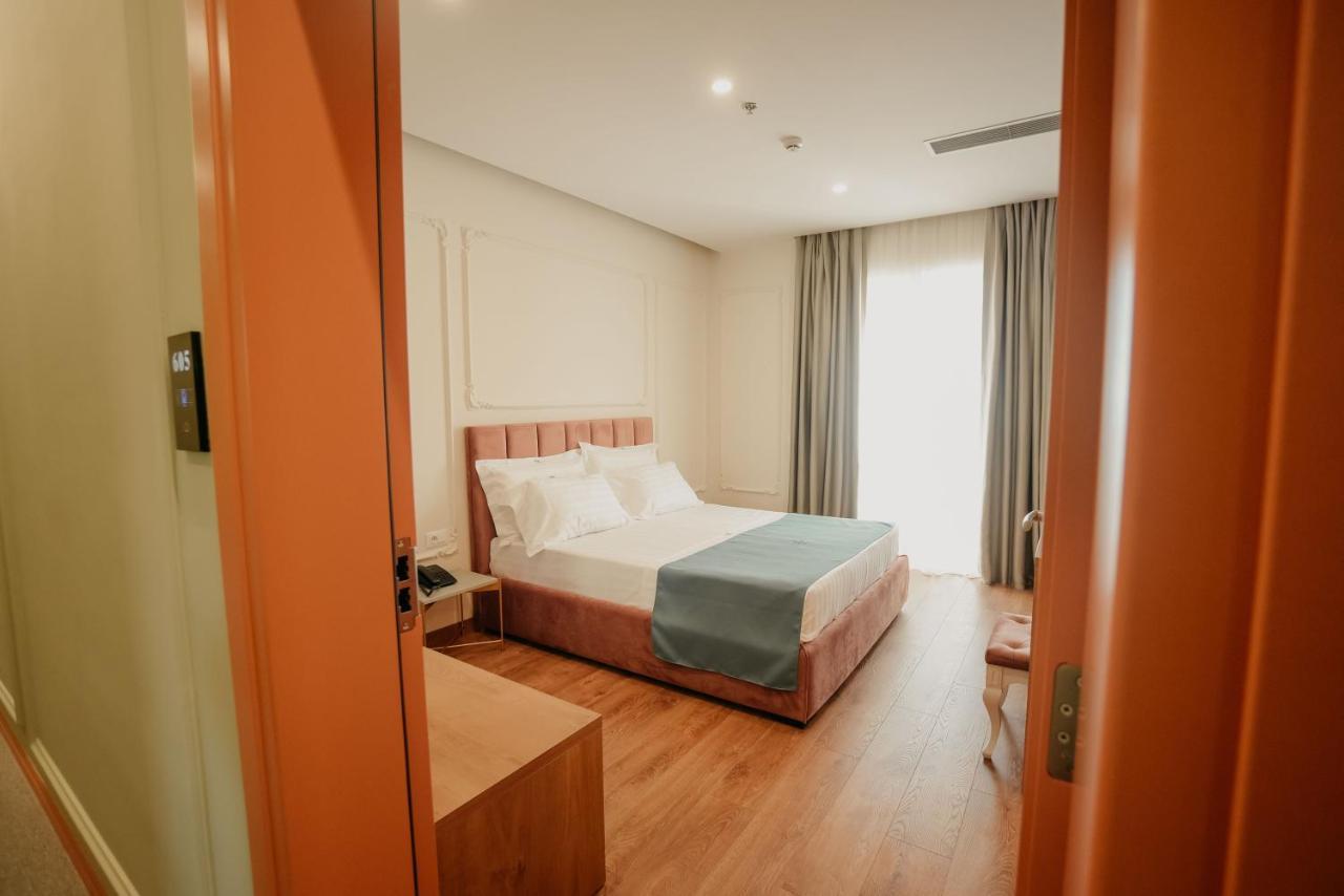 Martiness Hotel Дуррес Екстер'єр фото