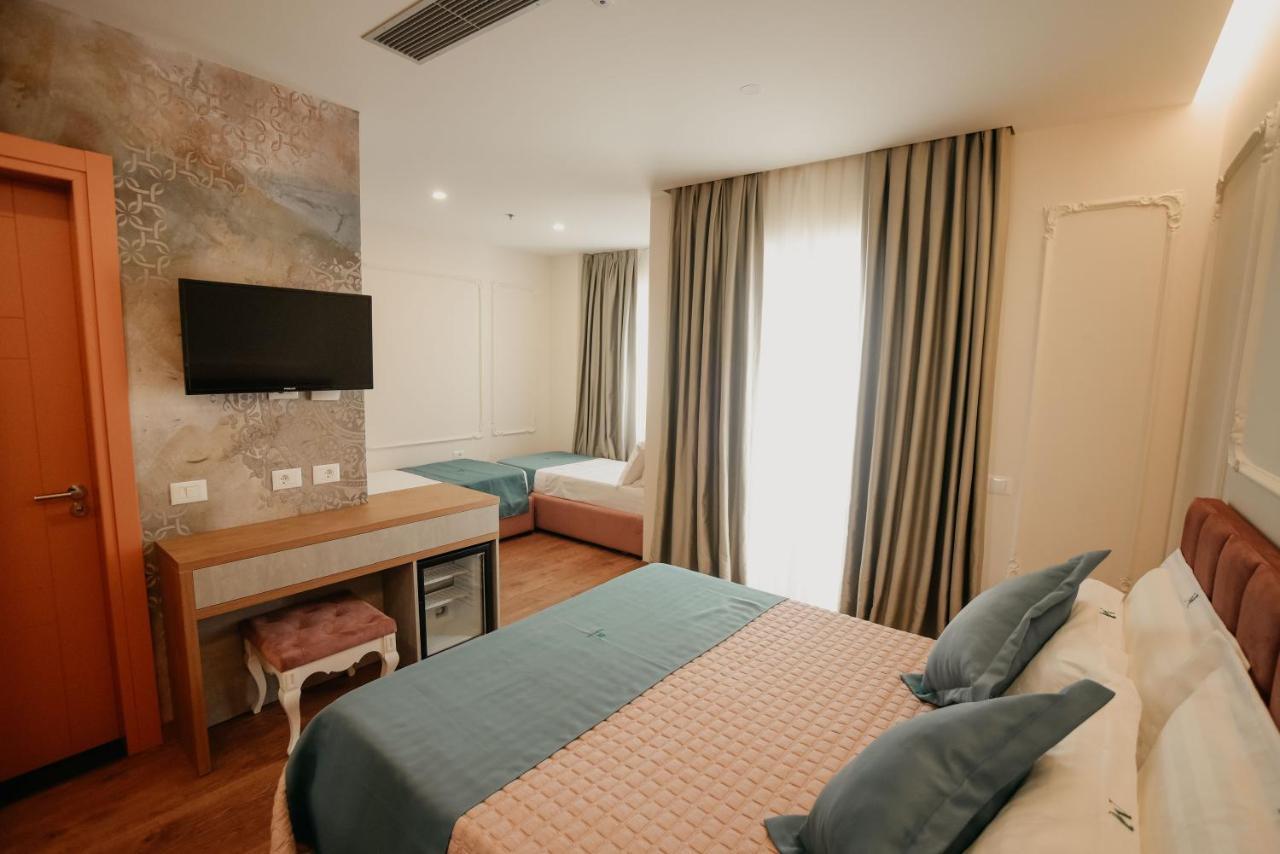 Martiness Hotel Дуррес Екстер'єр фото