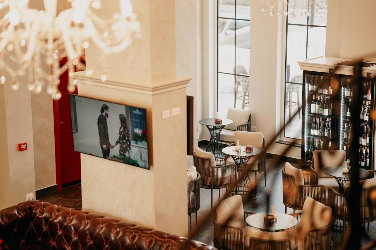Martiness Hotel Дуррес Екстер'єр фото