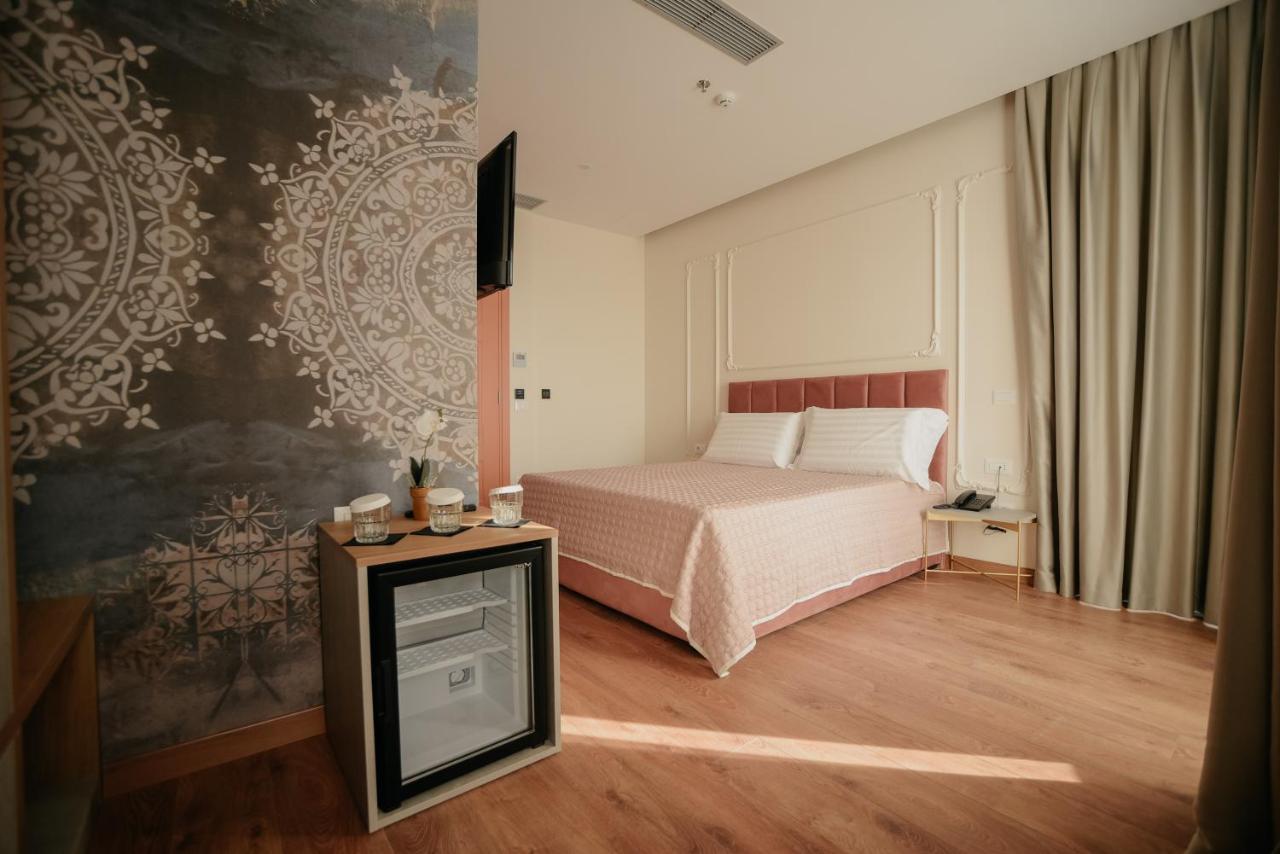 Martiness Hotel Дуррес Екстер'єр фото