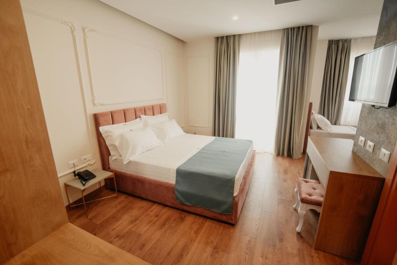 Martiness Hotel Дуррес Екстер'єр фото