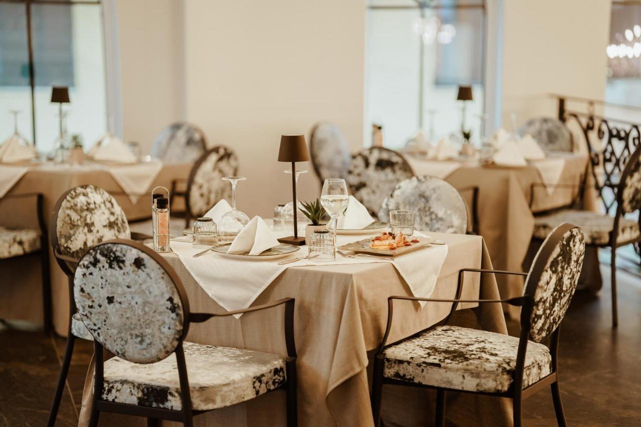 Martiness Hotel Дуррес Екстер'єр фото