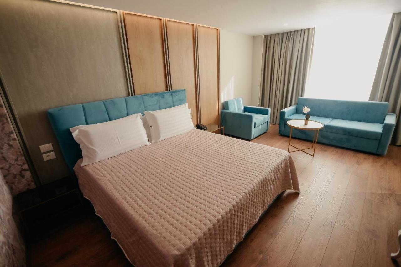 Martiness Hotel Дуррес Екстер'єр фото