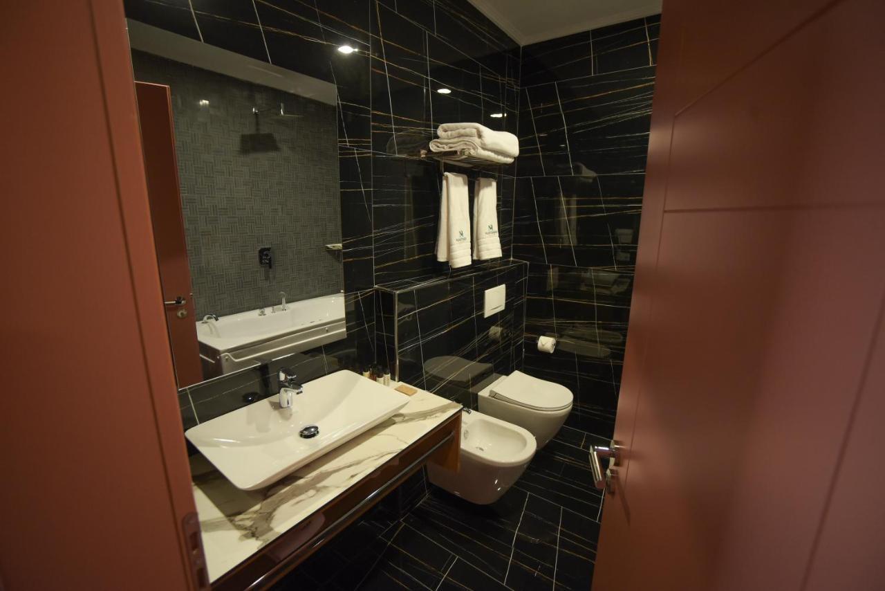 Martiness Hotel Дуррес Екстер'єр фото
