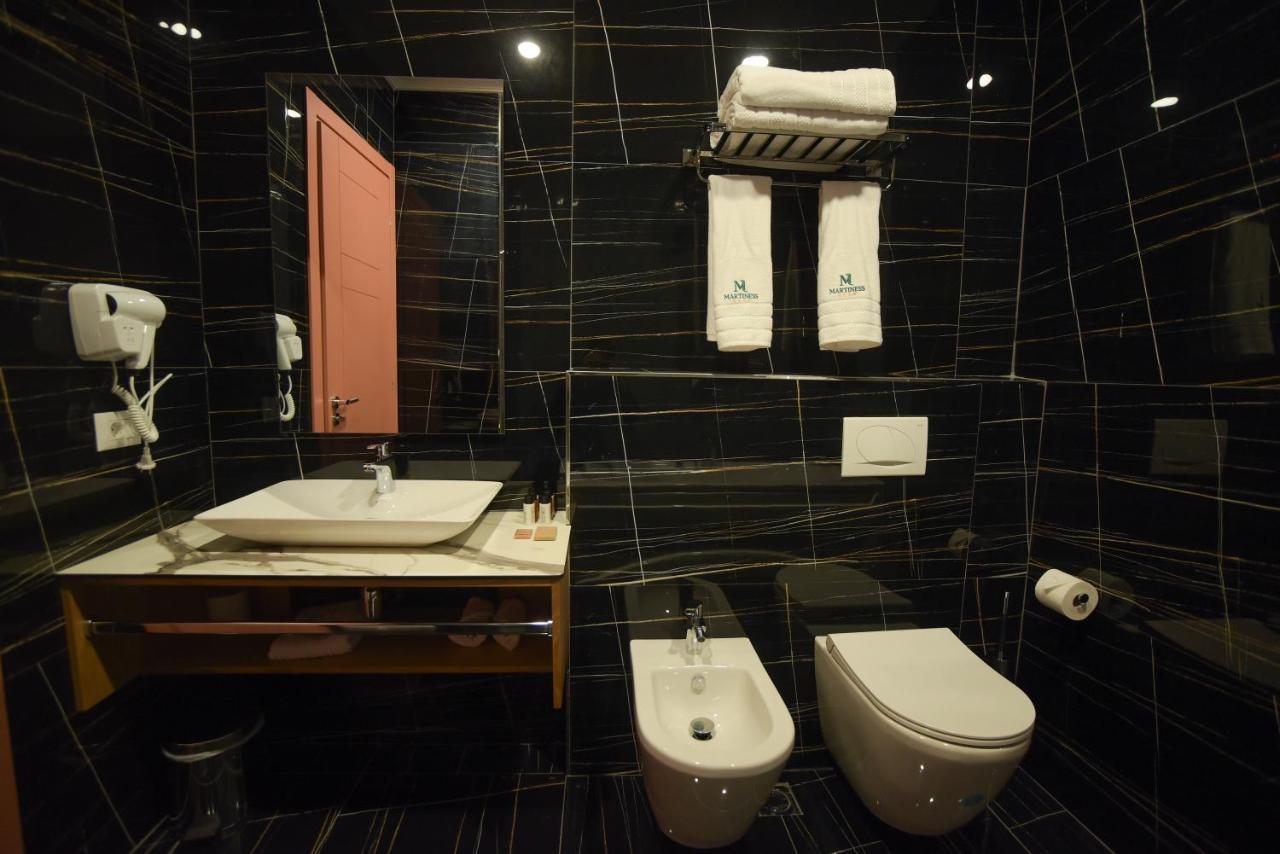 Martiness Hotel Дуррес Екстер'єр фото